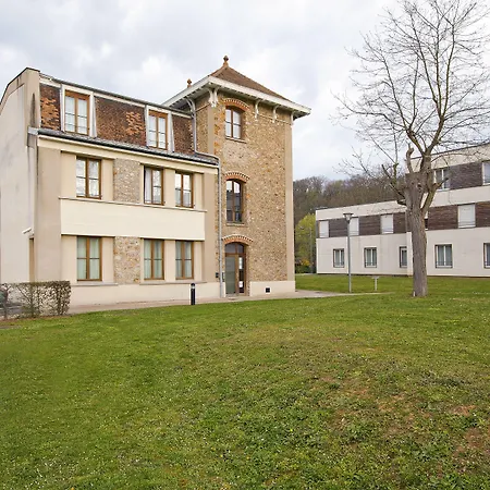 Aparthotel Residhome Paris Saclay 