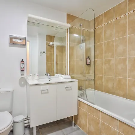 Aparthotel Residhome Paris Saclay 